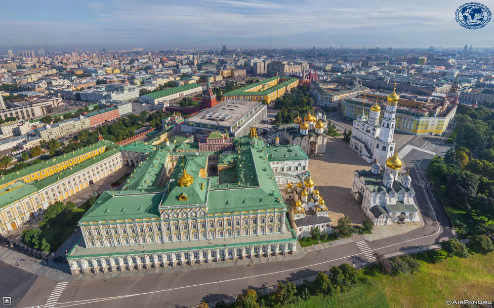 Большой Кремлёвский дворец ночью